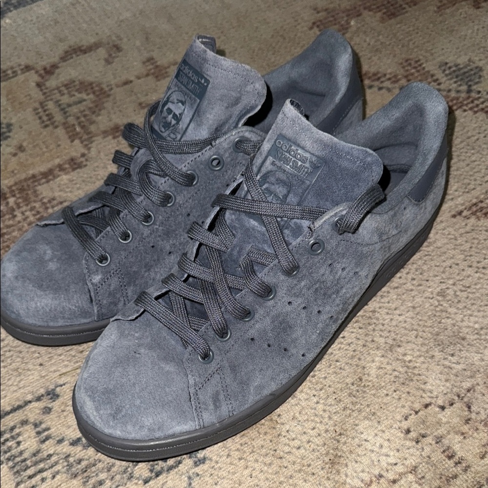 Adidas Men's Dark Gray Sneakers
